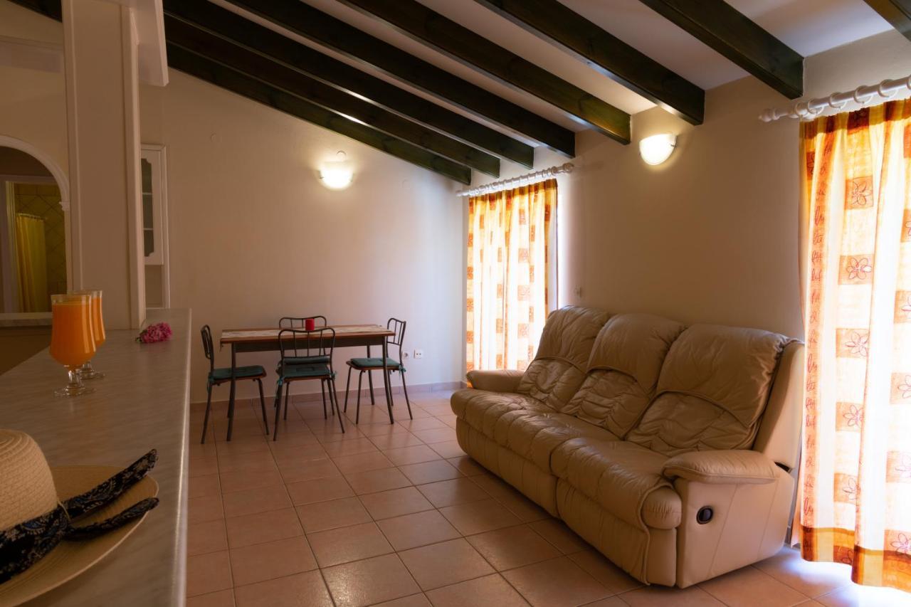 Aparthotel Andreas House à Dassia  Extérieur photo